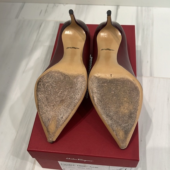 SALVATORE FERRAGAMO super flattering deep red stiletto pumps-EUC - Picture 6 of 8